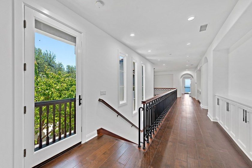 Stunning 180-degree, panoramic ocean, Catalina &amp; sunset views - photo 26