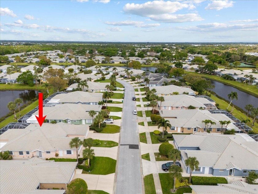 Beautiful 2Bd, 2Ba waterfront POOL villa. Ideally located in the - photo 28