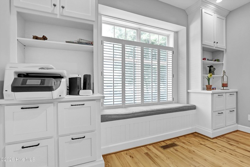 Welcome to this enchanted custom-built gem with an Energy Star - photo 38