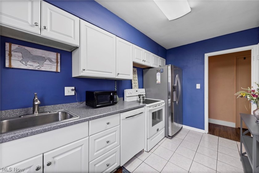 Experience breathtaking, panoramic views of Downtown Cleveland - photo 17
