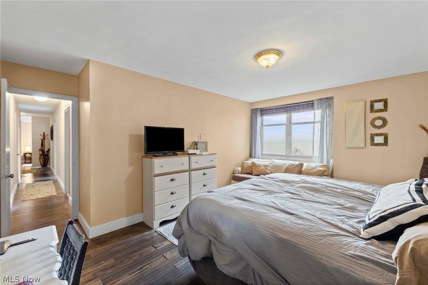 Experience breathtaking, panoramic views of Downtown Cleveland - photo 23