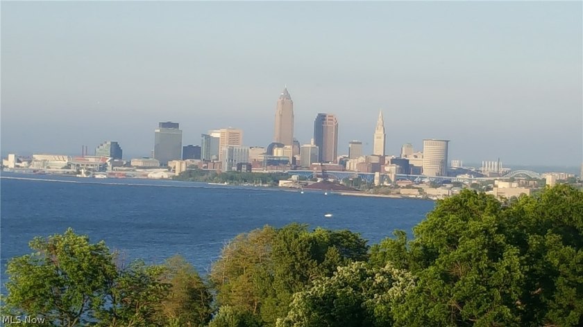 Experience breathtaking, panoramic views of Downtown Cleveland - photo 33