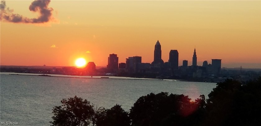 Experience breathtaking, panoramic views of Downtown Cleveland - photo 35