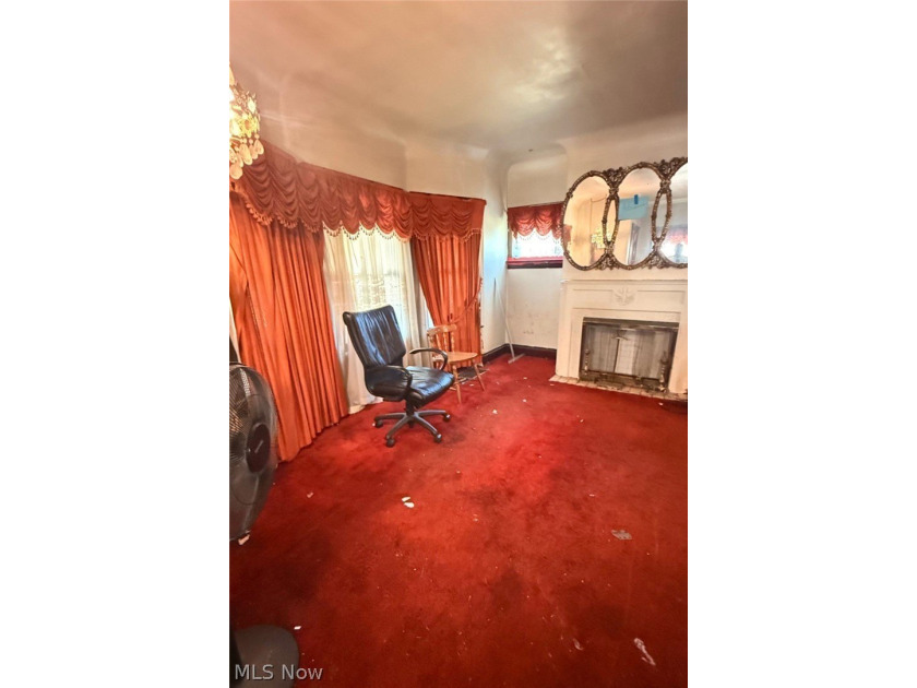 This is a charming 3 bedroom, 1.5 bathroom colonial located in - photo 11