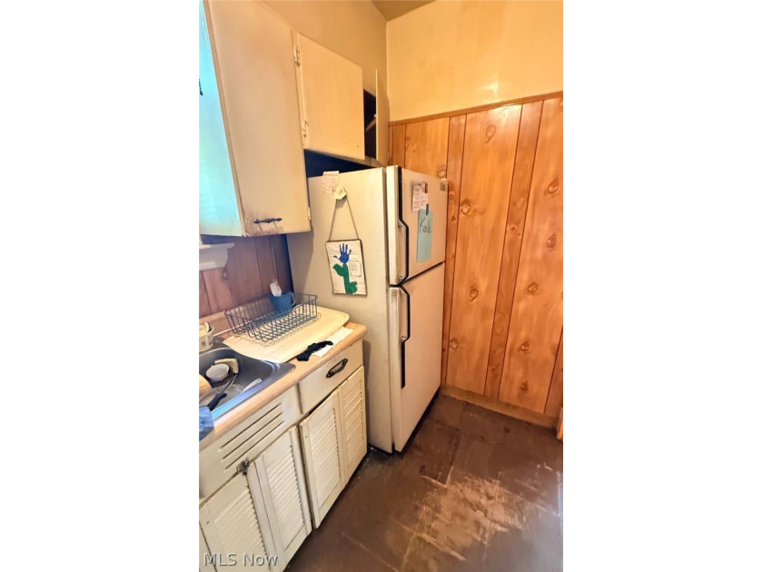 This is a charming 3 bedroom, 1.5 bathroom colonial located in - photo 14