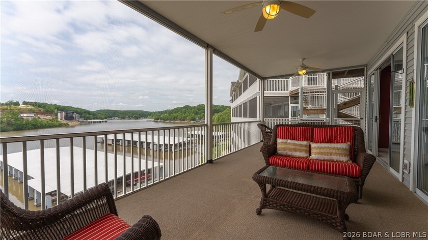 Walk-in 3 bedroom, 3 bath condo at Summer Place with no stairs - photo 15
