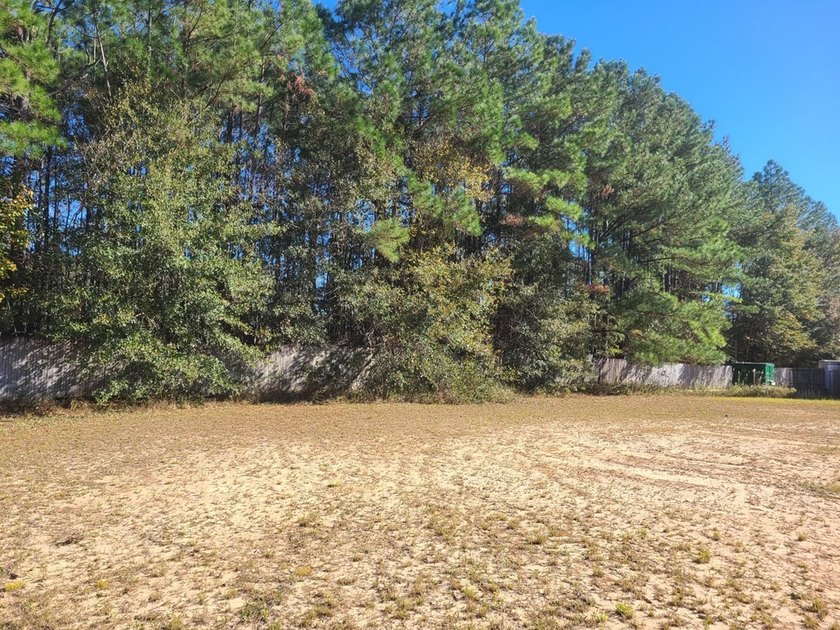 PERFECT LOCATION! THIS PRIME COMMERCIAL PROPERTY IS DIRECTLY OFF - photo 16