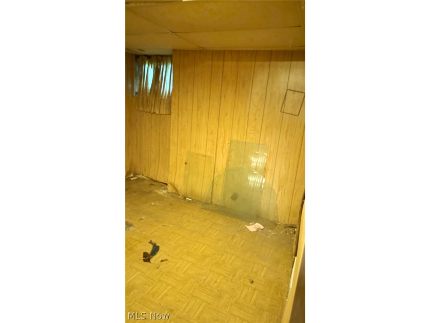 This is a charming 3 bedroom, 1.5 bathroom colonial located in - photo 17