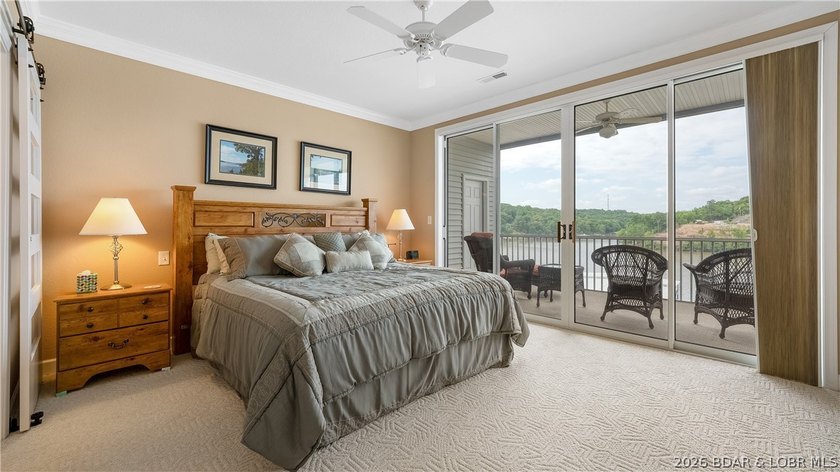 Walk-in 3 bedroom, 3 bath condo at Summer Place with no stairs - photo 18