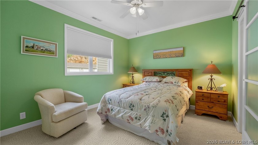 Walk-in 3 bedroom, 3 bath condo at Summer Place with no stairs - photo 25