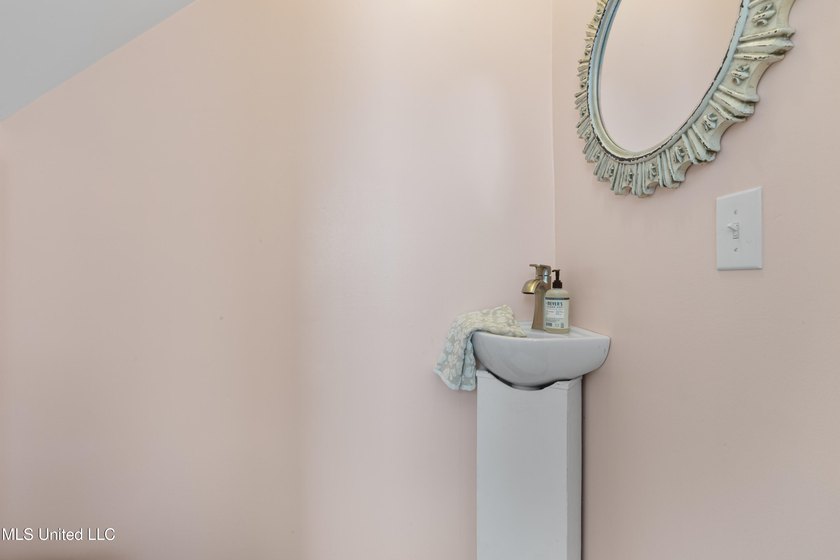 Welcome to 2207 Government St #17, beautifully renovated in 2022 - photo 26