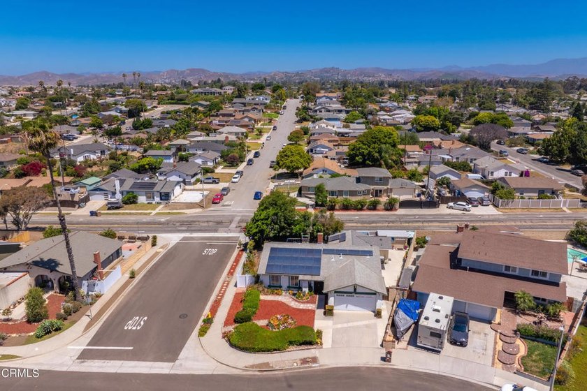 Beautifully Renovated End Unit Home in the Heart of Ventura! - photo 37