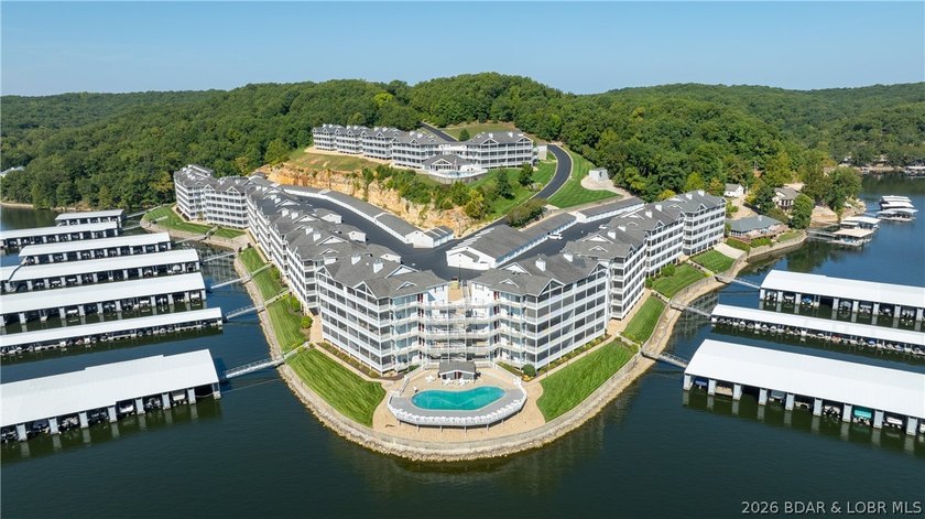 Walk-in 3 bedroom, 3 bath condo at Summer Place with no stairs - photo 41