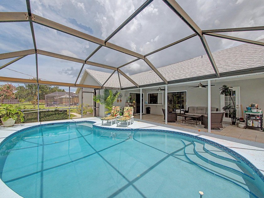 Your Florida Home is Move-In Ready and Loaded with Upgrades! - photo 17