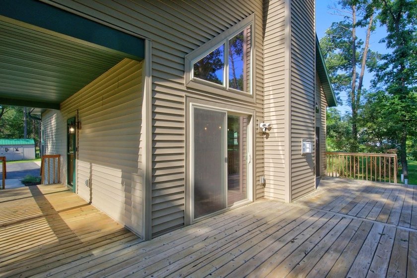 Like new Lake Arrowhead Home! This impeccable cape cod style - photo 32