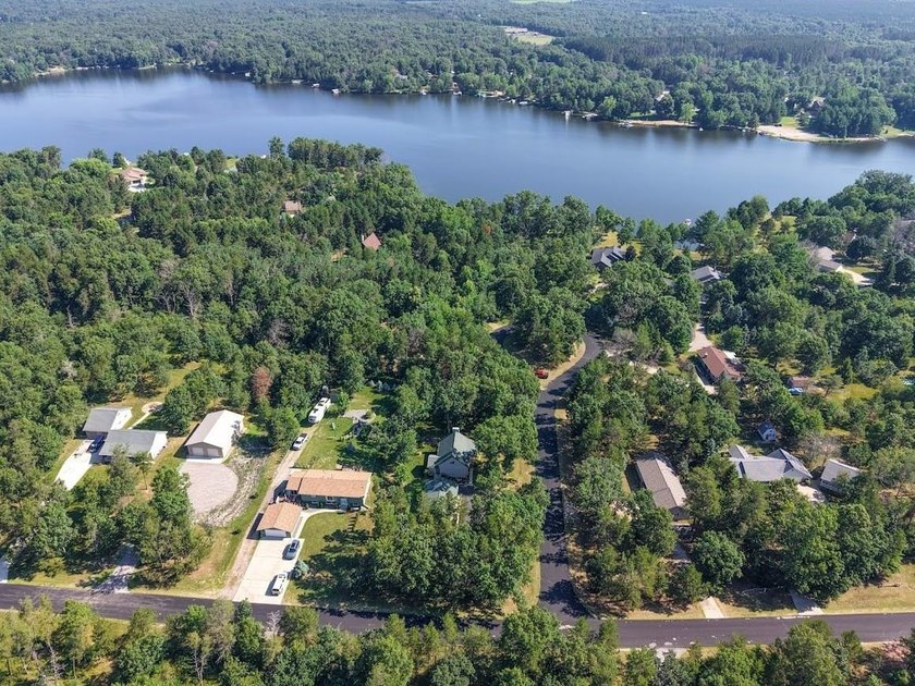 Like new Lake Arrowhead Home! This impeccable cape cod style - photo 36