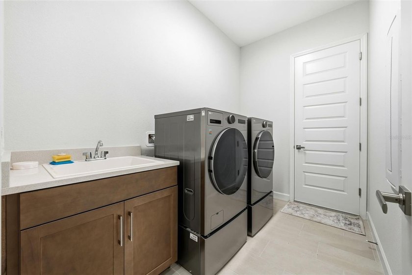 One or more photo(s) has been virtually staged. Price - photo 41