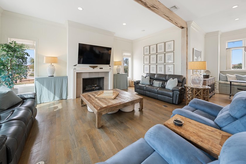 Experience luxury coastal living in the exclusive, guard-gated - photo 12