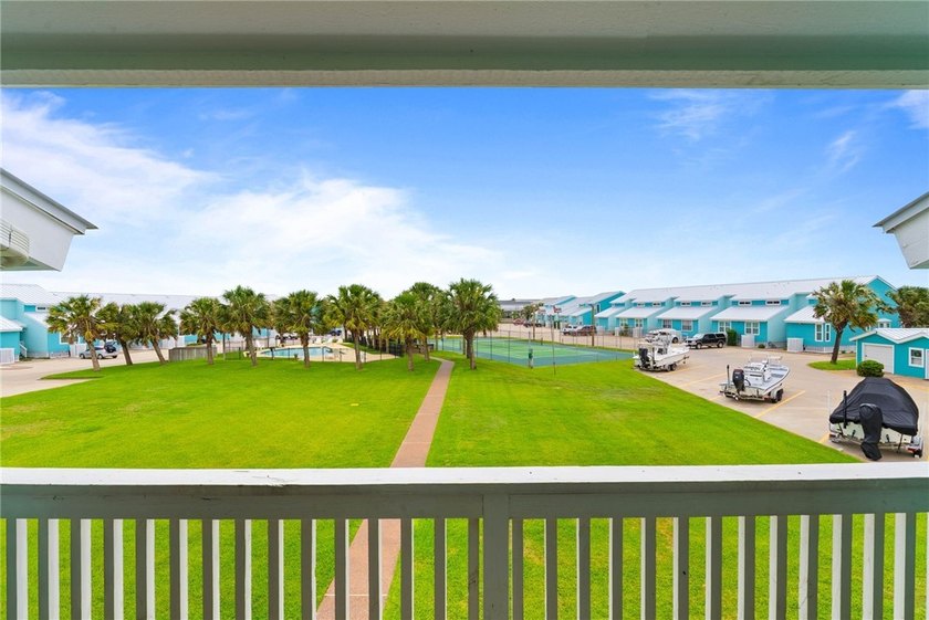 Welcome to coastal living at its finest! This beautifully - photo 19