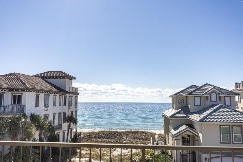 Experience luxury coastal living in the exclusive, guard-gated - photo 19