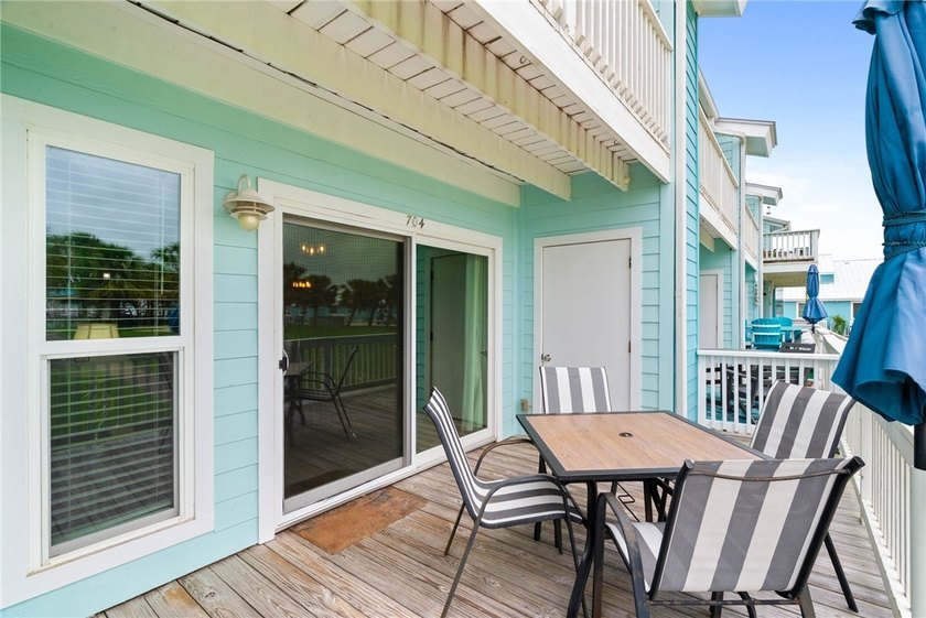 Welcome to coastal living at its finest! This beautifully - photo 20