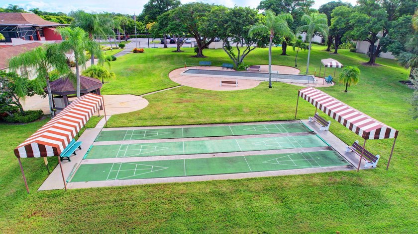 Welcome to this 2 bedroom, 2 bathroom villa located in the - photo 31