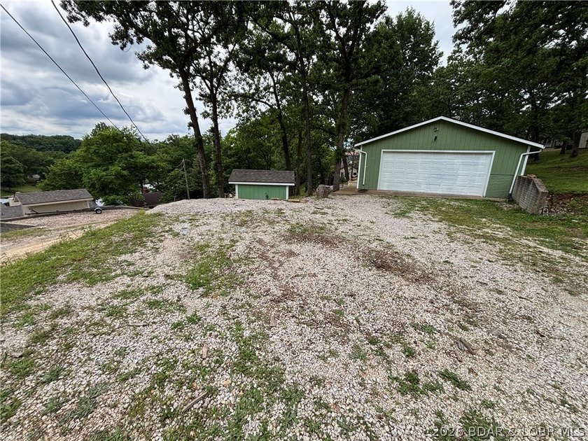 Completely remodeled in 2026, this move-in ready 3 bedroom, 2 - photo 49