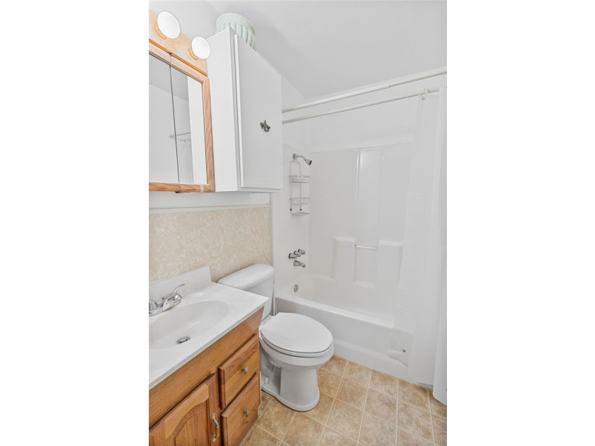 Welcome to this move-in ready gem, perfect for first-time - photo 14