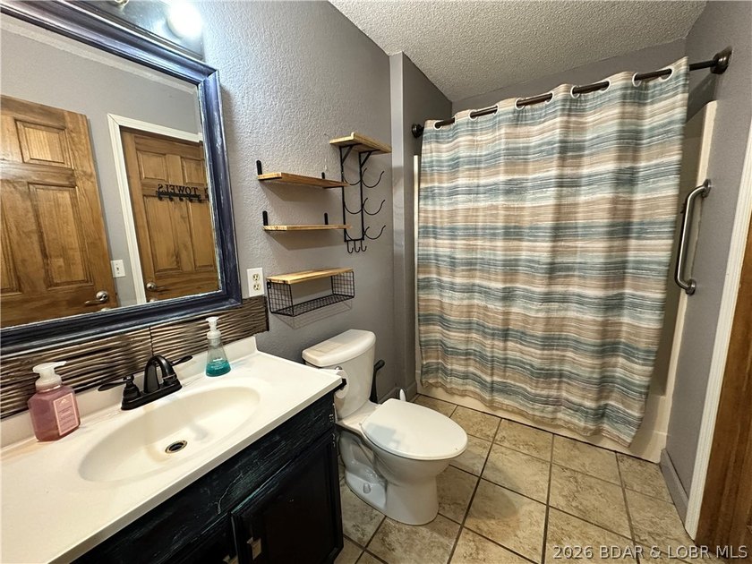 4-bed, 2-bath home in Warsaw featuring an open floor plan - photo 16