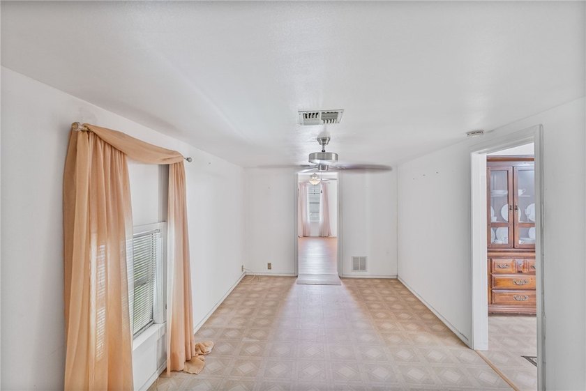 Welcome to this move-in ready gem, perfect for first-time - photo 16