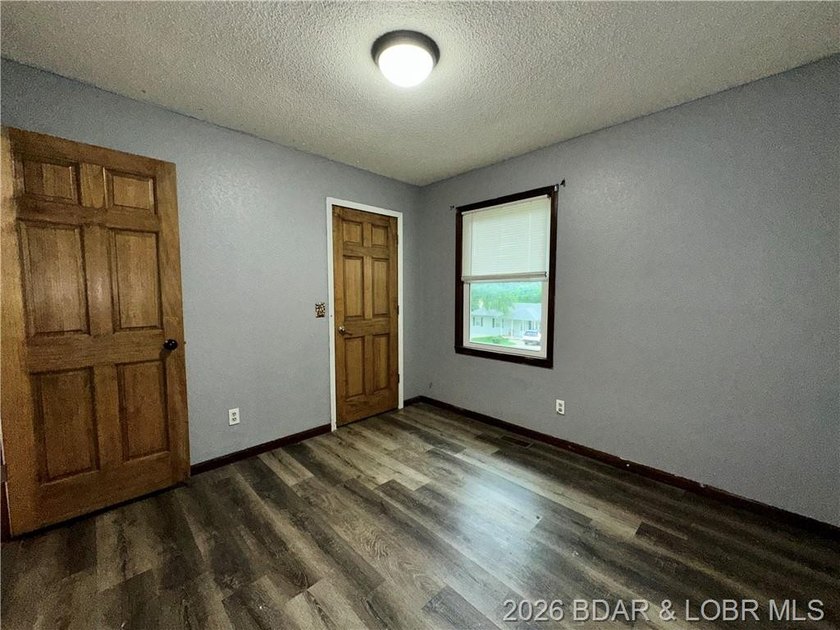 4-bed, 2-bath home in Warsaw featuring an open floor plan - photo 17