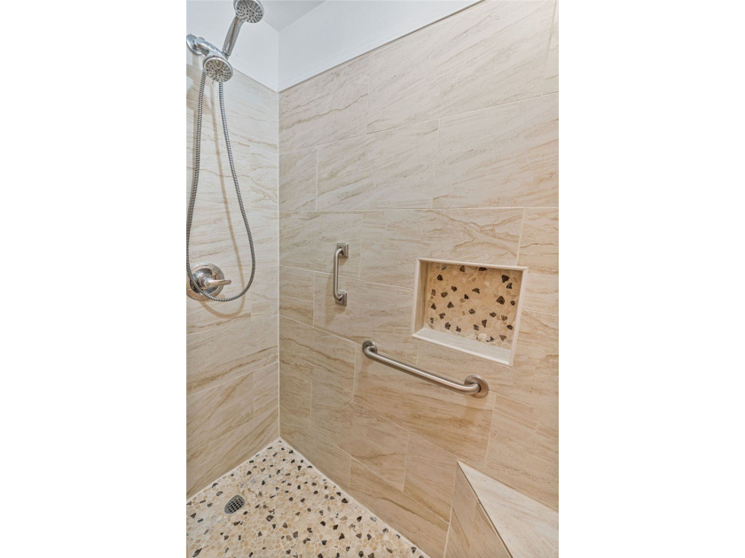 Welcome to this move-in ready gem, perfect for first-time - photo 20
