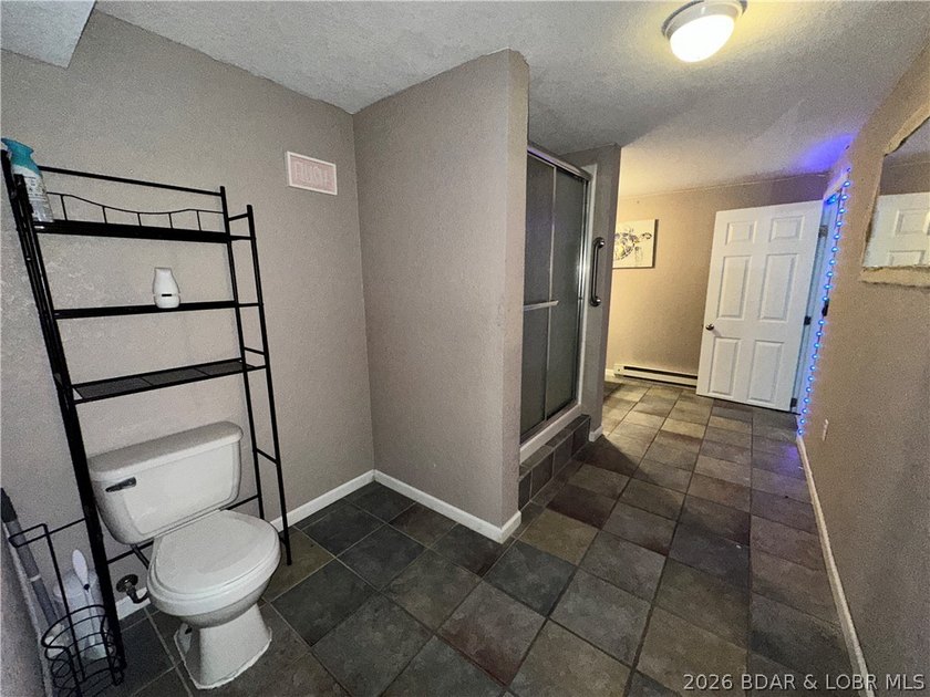 4-bed, 2-bath home in Warsaw featuring an open floor plan - photo 21