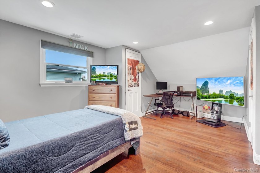 Immaculate and beautifully maintained 3-bedroom, 2-bath home - photo 22