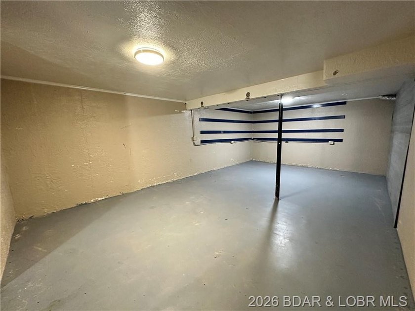 4-bed, 2-bath home in Warsaw featuring an open floor plan - photo 26