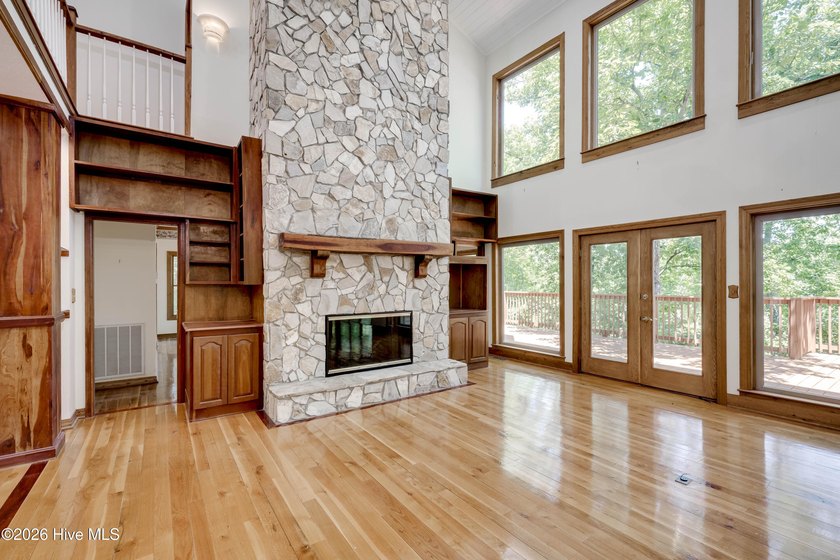 Welcome to an extraordinary lakefront retreat in Savannah Lakes - photo 7