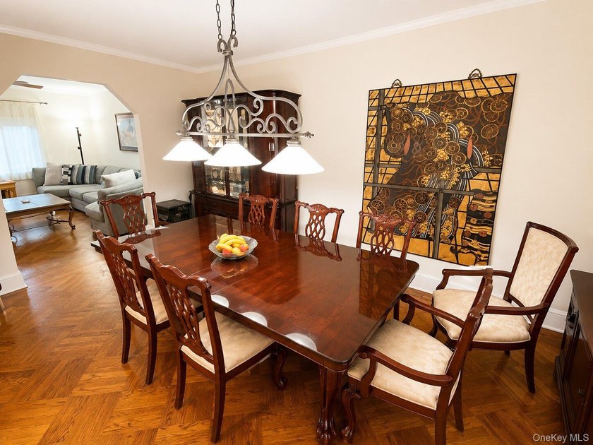 Beautiful Attached Home in Prime North Flushing - School - photo 5