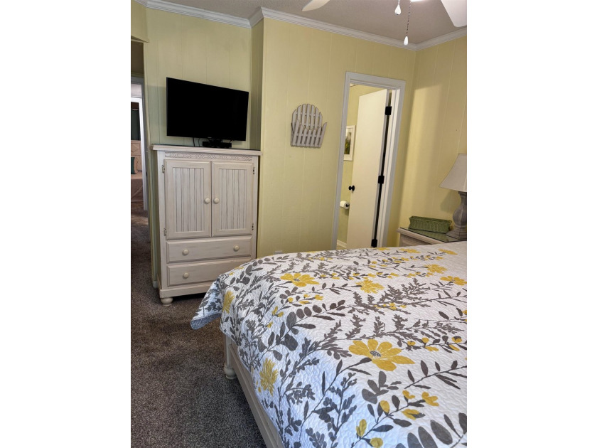 This is the condo that you've been waiting for! Beautifully - photo 19