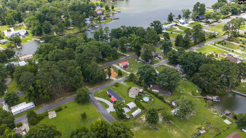 LAKE MURRAY LIVING WITHOUT THE LAKEFRONT PRICE! Welcome to this - photo 31