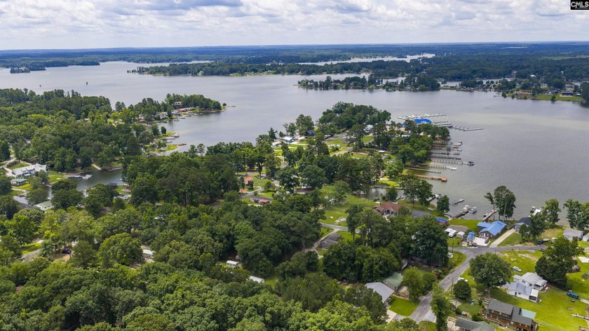 LAKE MURRAY LIVING WITHOUT THE LAKEFRONT PRICE! Welcome to this - photo 32