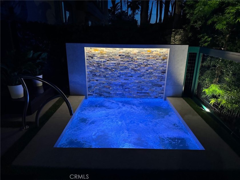 Welcome to 51 Seabrook Cove - a beautifully reimagined - photo 4