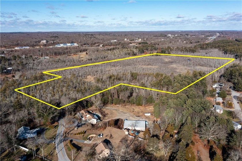 Unique East Greenwich opportunity for a homesite or family - photo 2