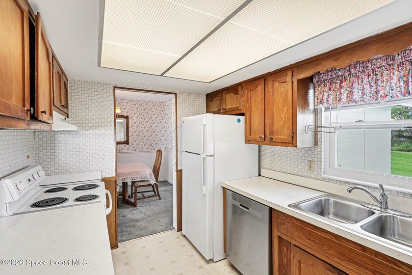 Welcome to this charming home located in the established - photo 6