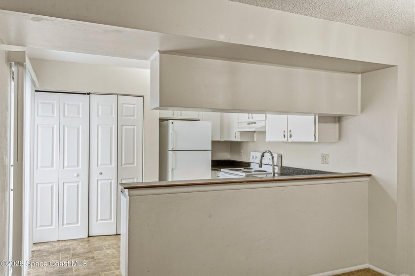 Opportunity awaits in this spacious 3-bed, 2-bath end-unit - photo 9