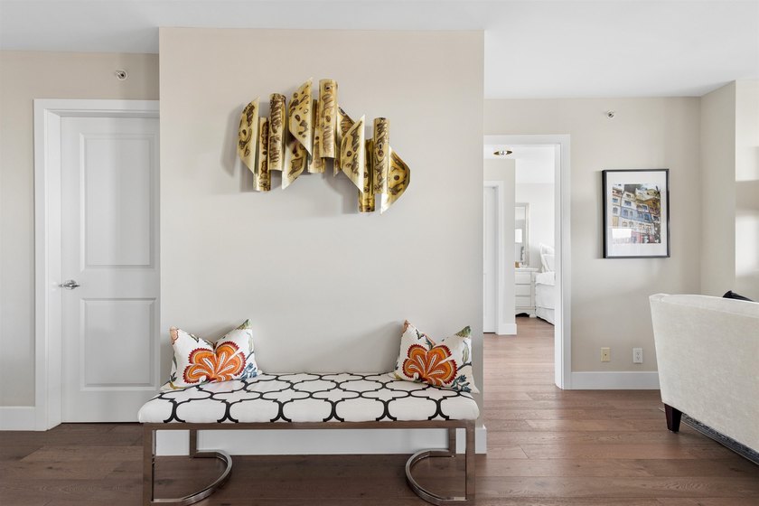 Legacy Tower II by Embassy (Bosa) in Brentwood offers a refined - photo 12