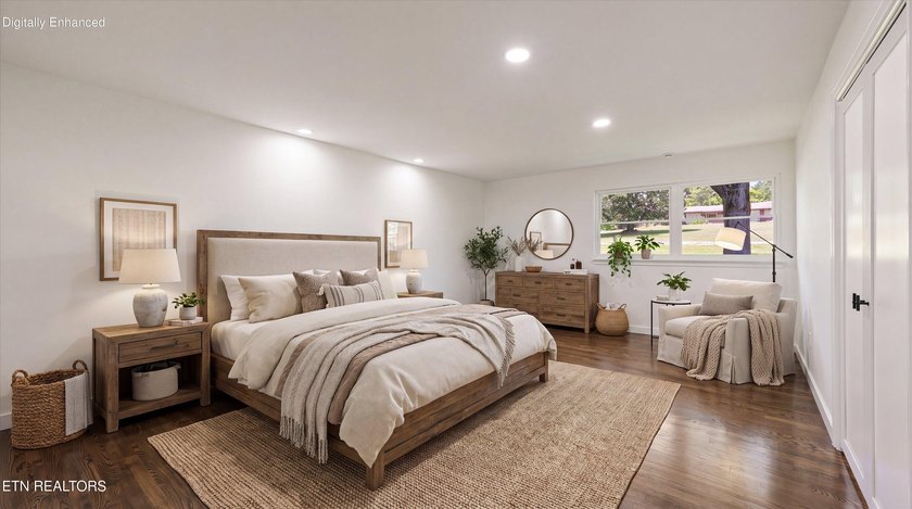 Prestigious Riverbend Estate located on almost an acre level lot - photo 24