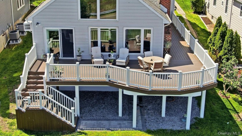 From the moment you arrive, the home's timeless Colonial design - photo 42