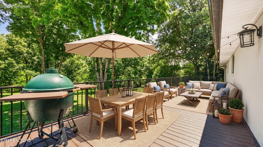 Prestigious Riverbend Estate located on almost an acre level lot - photo 45