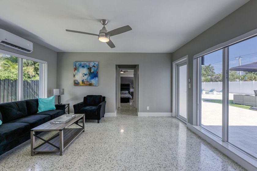 Thriving  Multi Family Compound in Wilton Manors. The portfolio - photo 11