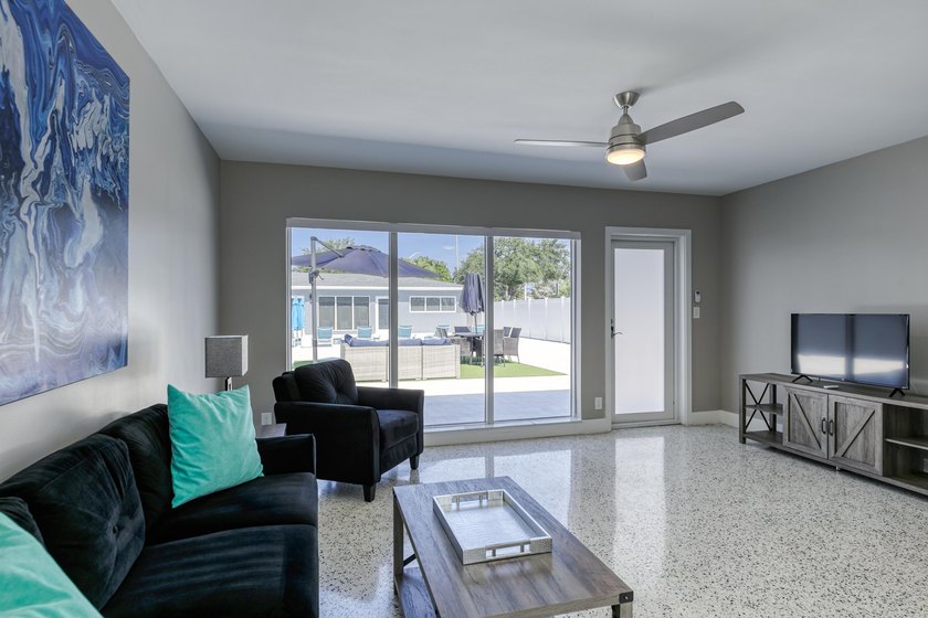 Thriving  Multi Family Compound in Wilton Manors. The portfolio - photo 17